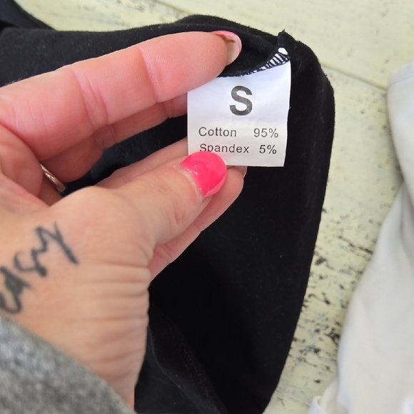 Size Small Classic Black and White Women's Tank Top Bundle Layering Basic - Picture 3 of 3